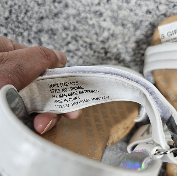 DKNY Sz 5 White Sandals - Picture 5 of 9